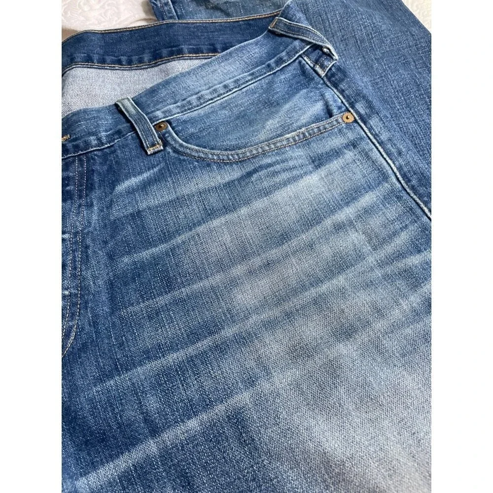 True Religion Mens Medium Wash Straight Leg Flap Pocket Jeans Made USA Size 40
